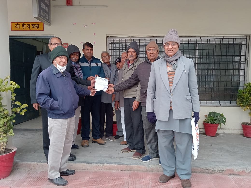 वरिष्ठ नागरिक समाजिक संगठन ने की ज्वालापुर रेलवे स्टेशन पर सभी ट्रेनों का ठहराव करने की मांग