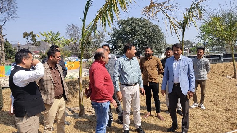 जिलाधिकारी ने शंकराचार्य चौक स्थित पार्क का किया निरीक्षण, कहा-शंकराचार्य चौक हरिद्वार का इण्ट्री प्वाइण्ट