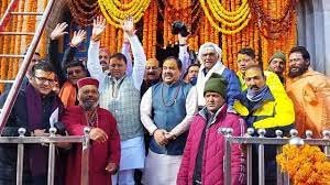 हर्षोल्लास से खुले बाबा केदारनाथ के कपाट, सीएम धामी ने टेका माथा 