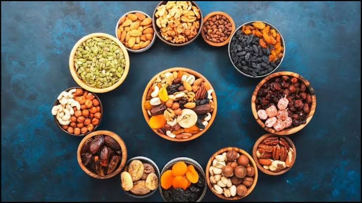 चिलचिलाती गर्मी में आपको कूल रखेंगे ये 4 ड्राई फ्रूट्स, शुरू कर दें इनका सेवन