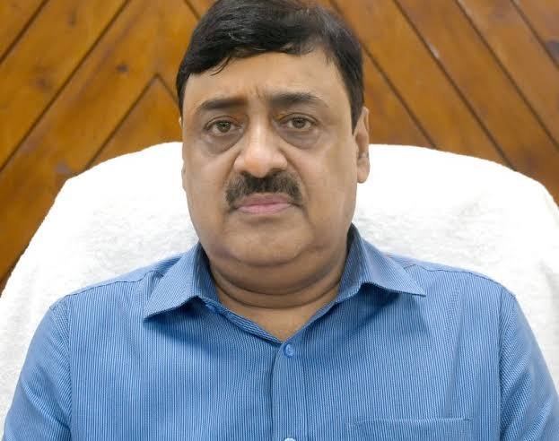 सार्वजनिक स्थान पर मास्क का प्रयोग करें लोग, डीएम विनय शंकर पाण्डेय ने जारी किए आदेश