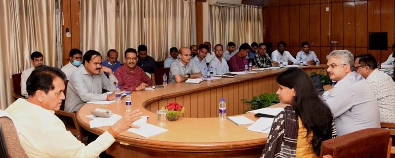 शहरी विकास मंत्री ने विकास कार्यों की समीक्षा बैठक ली, कहा-कार्य सिर्फ कागजों तक ही सीमित न हो बल्कि वह धरातल पर भी दिखाई देना चाहिए