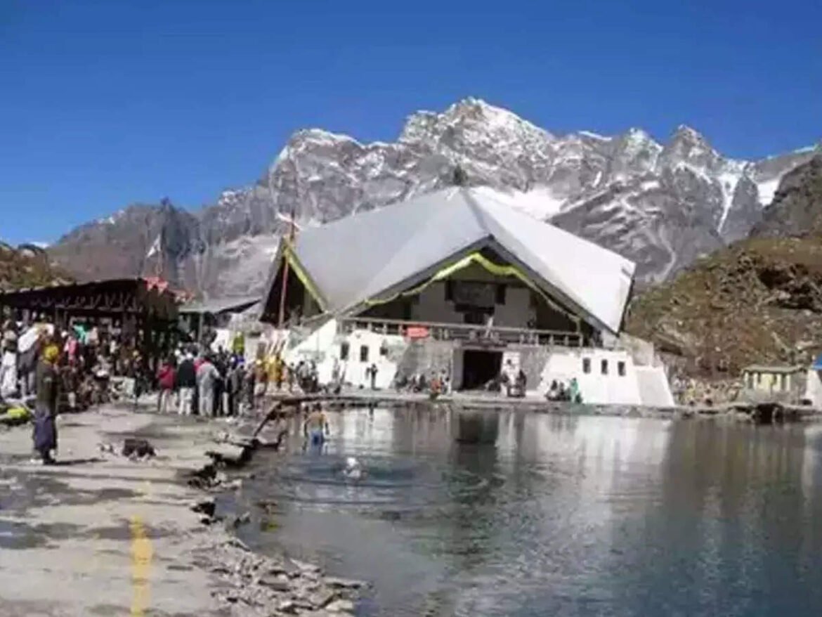 हेमकुंड साहिब के खुले कपाट,पहले जत्थे ने किए दर्शन