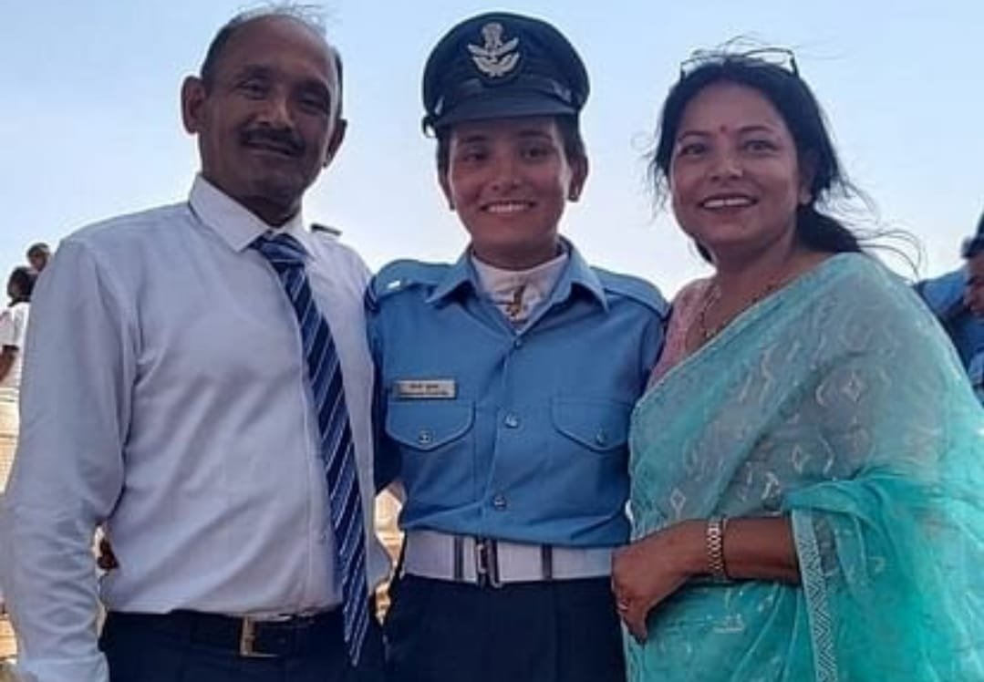 उत्तराखंड की बेटी चांदनी बनी वायु सेना में फ्लाइंग अधिकारी, राष्ट्रपति ने दिलाई वायु सेना में बतौर फ्लाइंग अधिकारी की शपथ