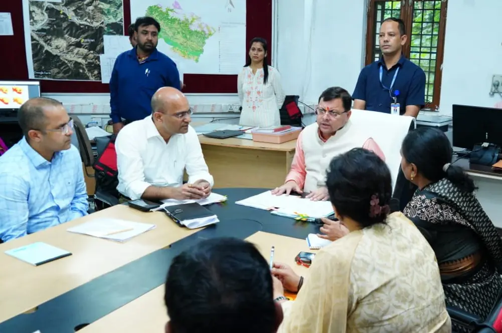 बिग ब्रेकिंग(देहरादून) मुख्यमंत्री धामी ने प्रदेश के सभी जिला अधिकारियों को दिए निर्देश. कहां रहे अलर्ट मोड पर. अतिवृष्टि का लिया जायजा ।।