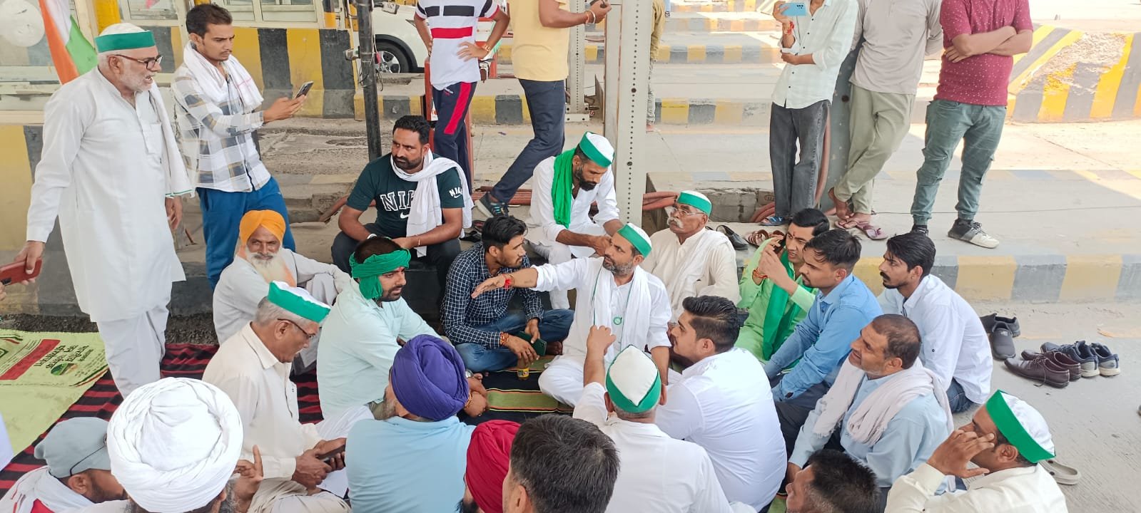 किसान यूनियन के जिला अध्यक्ष के साथ की अभद्रता जानिए ,कहां व किसने l