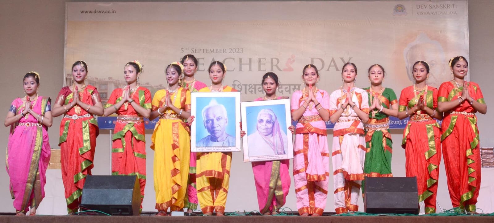 अध्यापक हैं युग निर्माता ः डॉ पण्ड्यादेसंविवि व गायत्री विद्यापीठ ने शिक्षक दिवस उत्साह के साथ मनाया