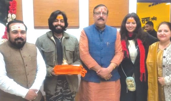 सैम बहादुर की सफलता पर मां गंगा का आशीर्वाद लेने पहुंचे जसकरण गांधी