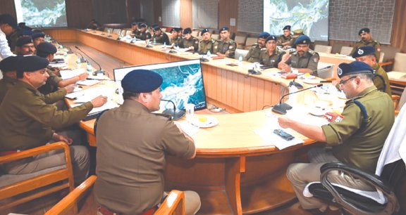 हरिद्वार पहुंचे डीजीपी, उपराष्ट्रपति के आगामी जनपद दौरे व हरिहर आश्रम कार्यक्रम की तैयारियों को परखा