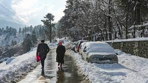 बारिश-बर्फबारी से मैदानी इलाकों में बढ़ी ठण्ड