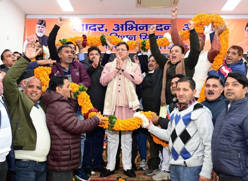 आदर अभिनन्दन, आभार मिशन सिलक्यारा कार्यक्रम में श्रमिक संगठनों ने मुख्यमंत्री का आभार व्यक्त किया