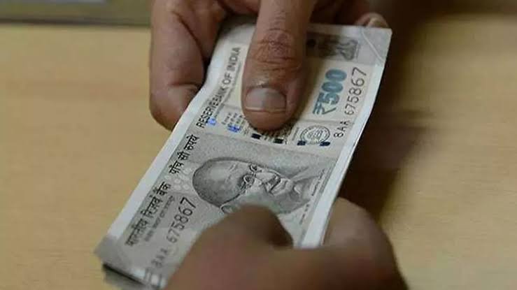 विजिलेंस टीम ने एआरटीओ में मारा छापा, प्रशासनिक अधिकारी को 2200 रुपये की रिश्वत लेते रंगेहाथ पकड़ा