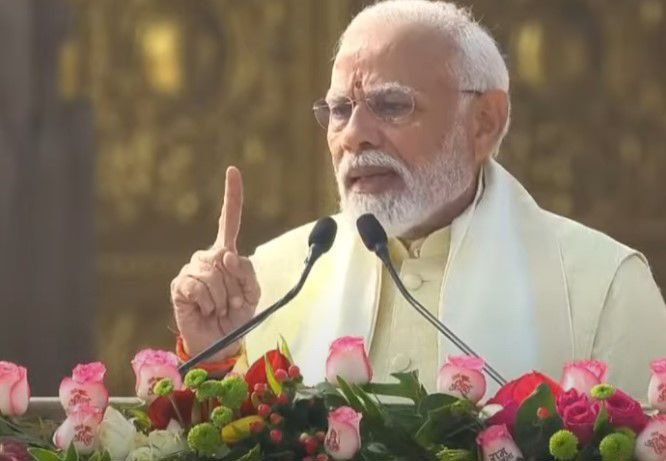 समाप्त हुआ पीएम मोदी का संबोधन, उपस्थित सभी शंकराचार्यों से मिलने पहुंचे पीएम