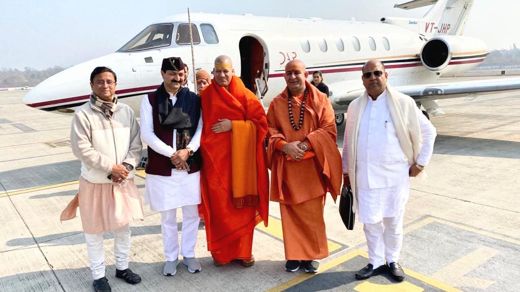 प्राण प्रतिष्ठा में साक्षी बनने को बीकेटीसी अध्यक्ष अजेंद्र संतो के साथ अयोध्या रवाना