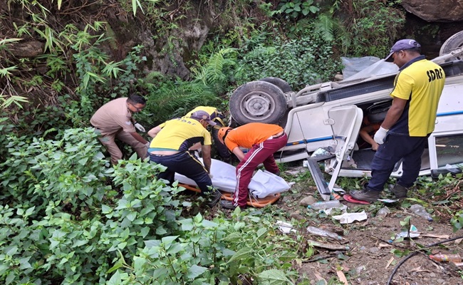 बद्रीनाथ हाईवे पर शुक्रवार सुबह दो अलग-अलग हादसे में तीन लोगों की मौत