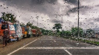 उत्तराखंड में झमाझम बरसात.गिरा तापमान