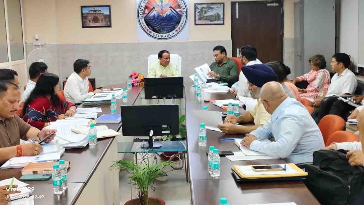 निर्माण लागत से बढ़ा बोझ, स्वास्थ्य मंत्री ने निर्माण एजेंसियों को लगाई फटकार