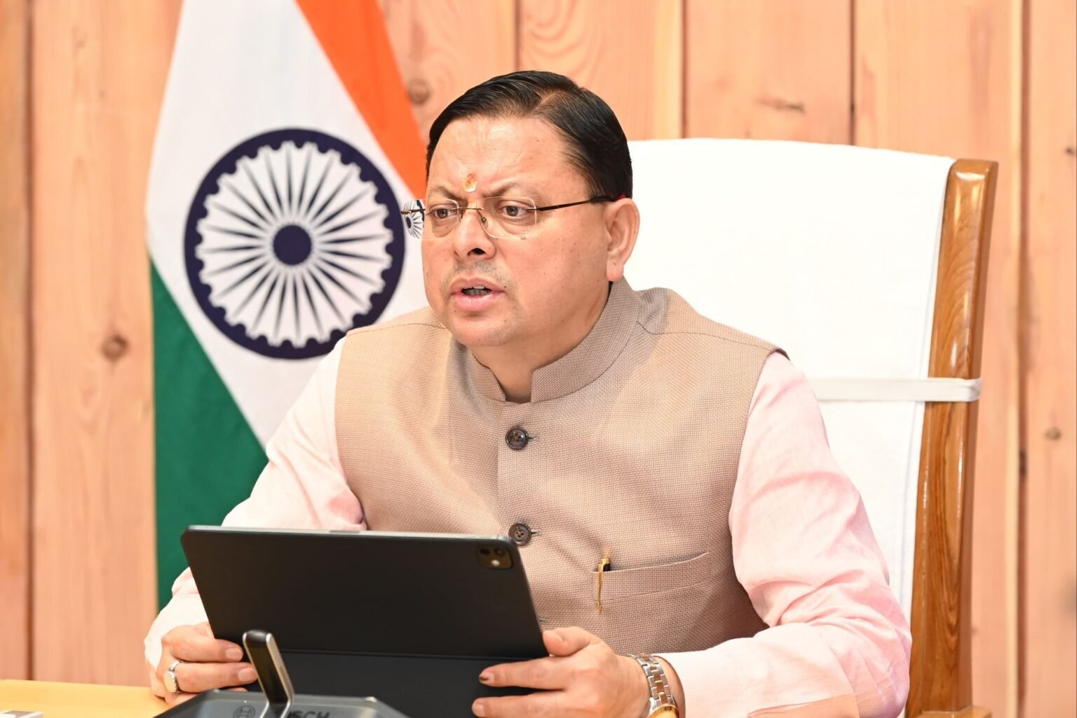 मानसून अवधि हुई पूरी,अब सीएम धामी ने गड्ढा मुक्त सड़कें करने के दिए निर्देश