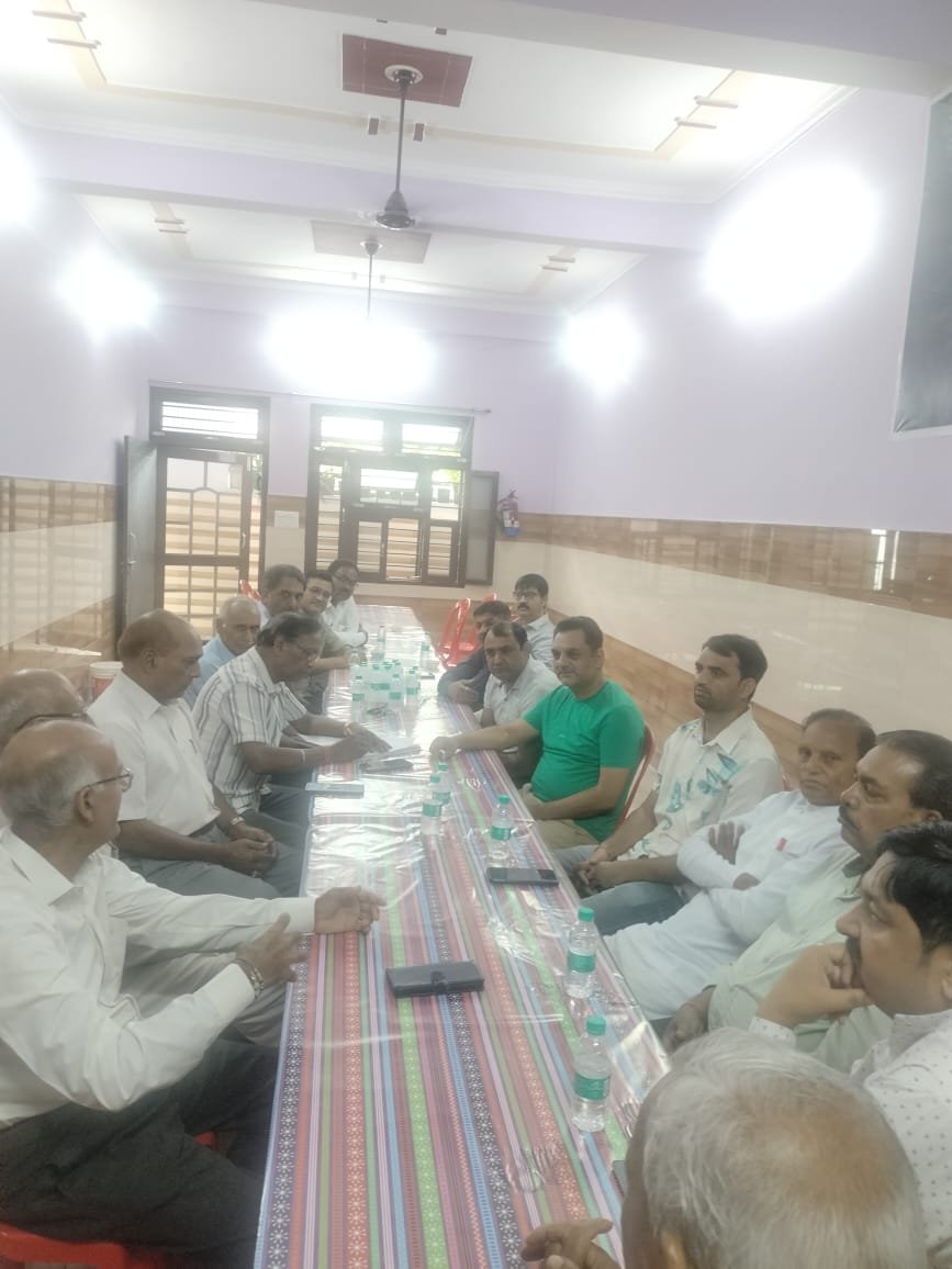 (हरिद्वार) नवोदय नगर में समाज के उत्थान पर चर्चा करते भारतीय सैनी विकास संगठन के पदाधिकारी l