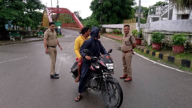 बड़ी खबर: हरिद्वार पुलिस ने सुबह-सुबह शुरू किया चेकिंग अभियान