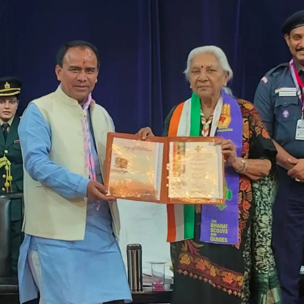 राज्यपाल ने रावत को दिया सर्वोच्च सम्मान