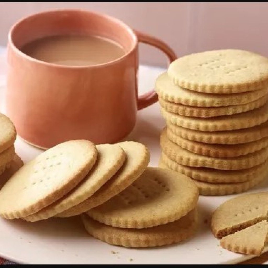 चाय के साथ बिस्किट खाना क्यों है हानिकारक? स्वास्थ्य विशेषज्ञों ने बताए बड़े नुकसान