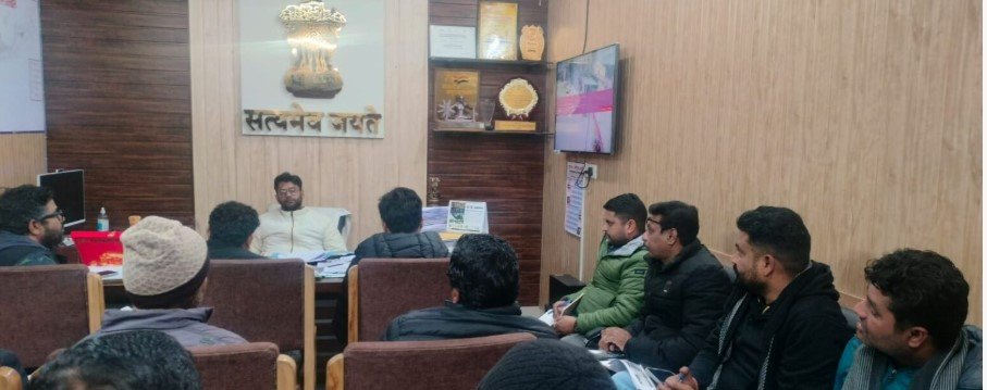 नगर आयुक्त की सख्ती: चीनी मांझे पर कार्रवाई और स्वच्छ सर्वेक्षण की तैयारियों की समीक्षा